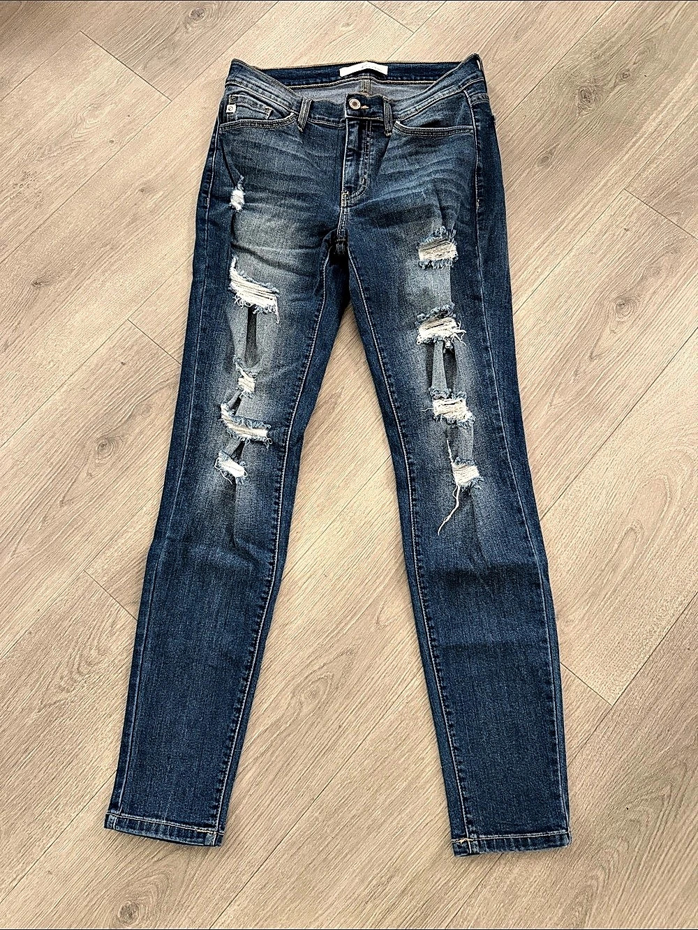 Kancan Distressed Skinny Jeans in Blue
